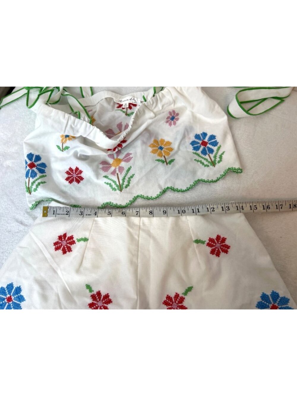 Amable By Mable Top Shorts Set Bows White Logan Floral Embroidered Festival MED - Picture 8 of 12